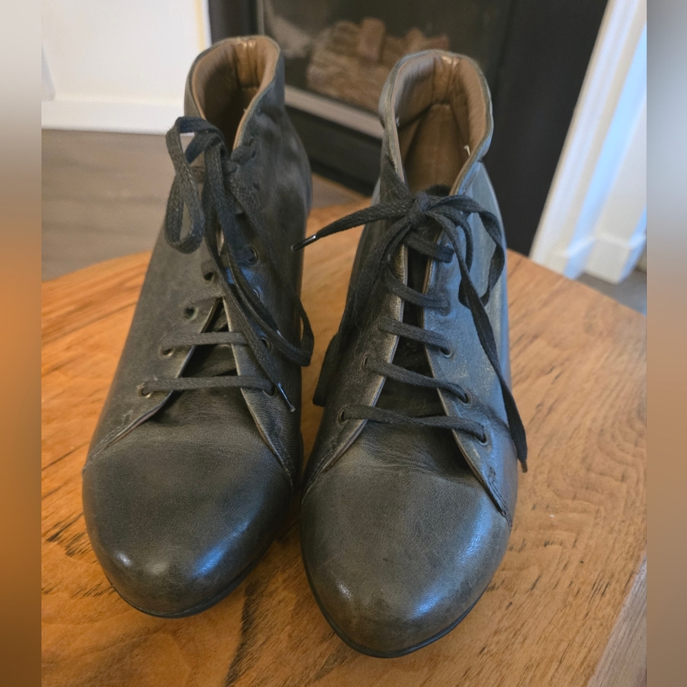 ✨️HOST PICK✨️ Lili Mill Made In Italy Olive Green Leather Lace-Up Ankle Booties - Picture 8 of 9